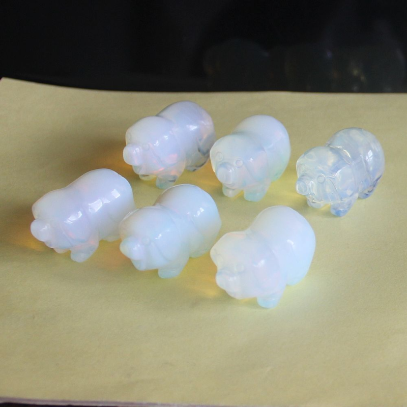 2pcs Mini carved gemstome crystal pig figurine animal carving pockets stone 30mm