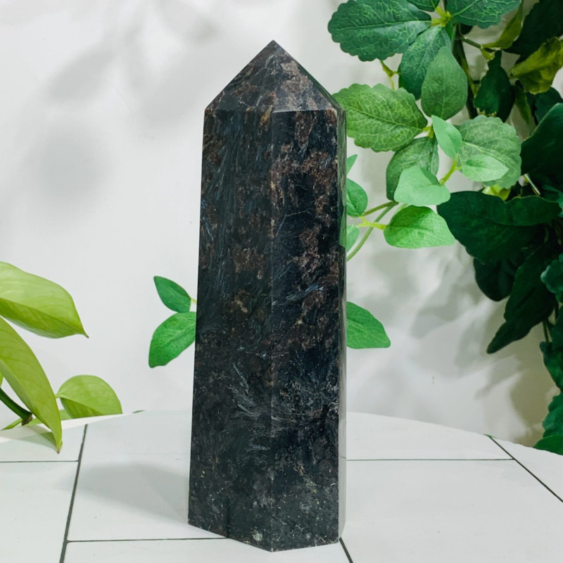 840g Natural Firework Stone Quartz Obelisk Crystal Wand Point Tower Healing