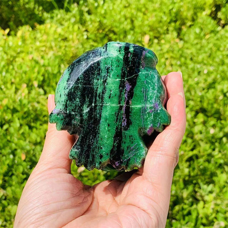 1pc Natural zoisite cat hand carved Quartz Crystal skull Reiki