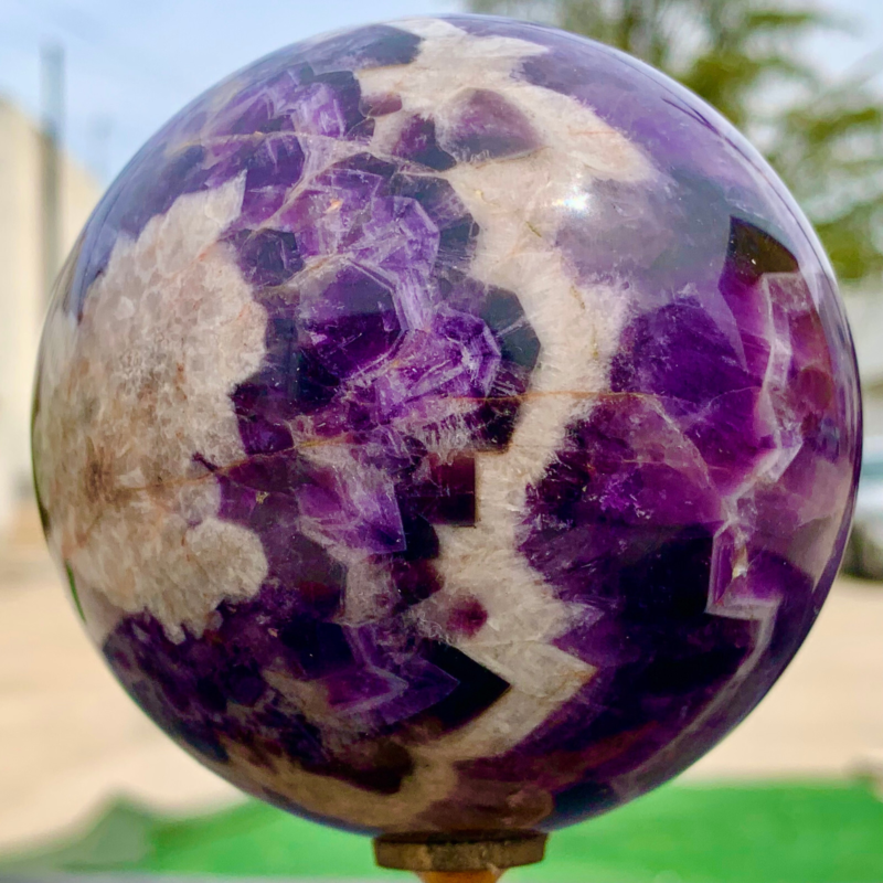1.8LB Natural beautiful Dream Amethyst Quartz Crystal Sphere Ball Healing