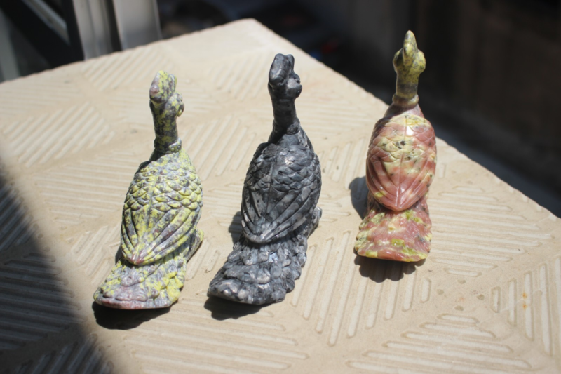 3pcs 12cm Natural 3 kinds of materials carved peacock