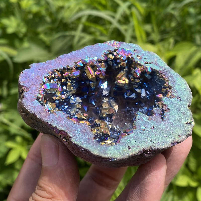 190g Electroplating color Natural Crystal Agate cave ornaments crystal cluster q