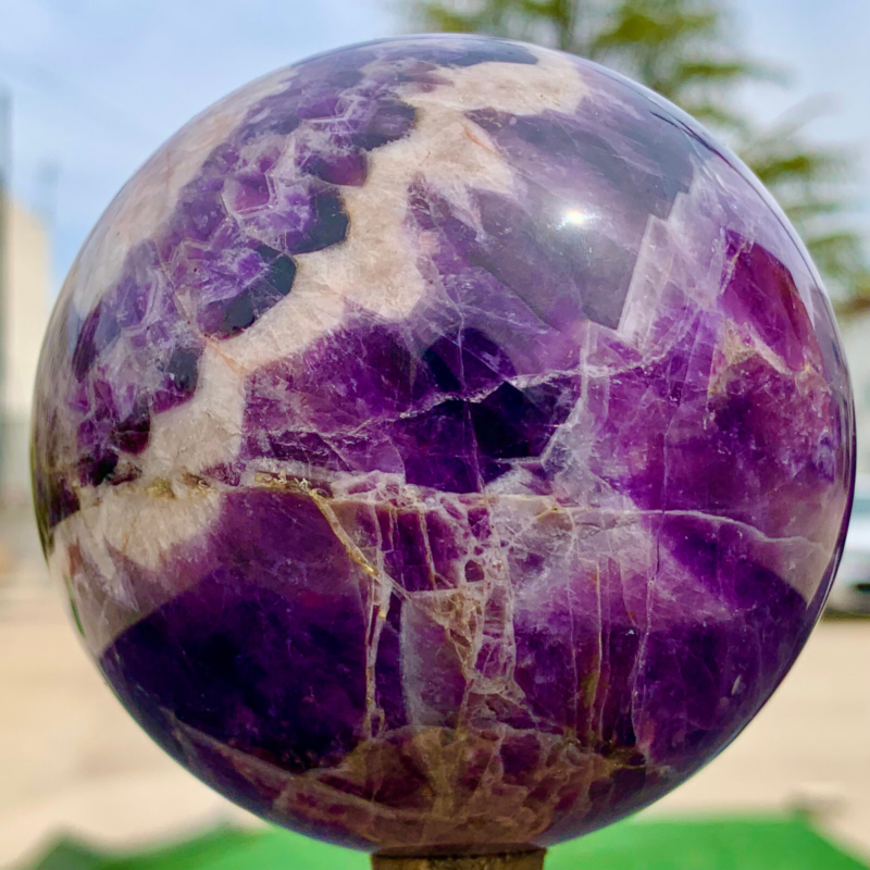 1.8LB Natural beautiful Dream Amethyst Quartz Crystal Sphere Ball Healing