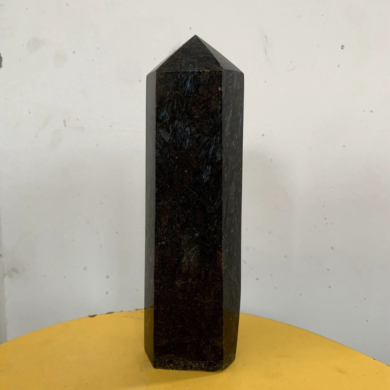 915g Natural Firework Stone Quartz Obelisk Crystal Wand Point Tower Healing