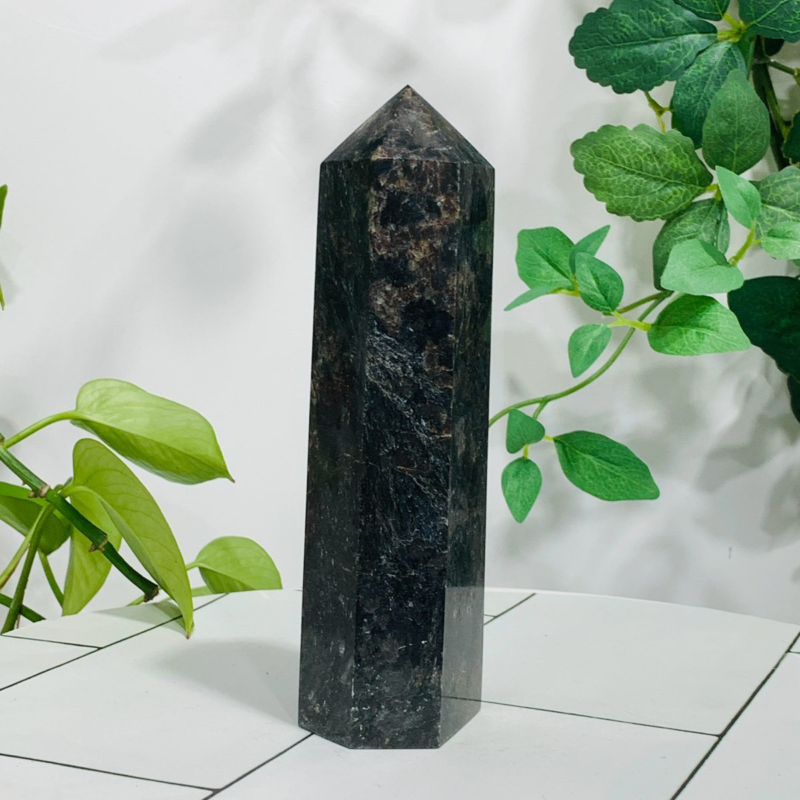 720g Natural Firework Stone Quartz Obelisk Crystal Wand Point Tower Healing