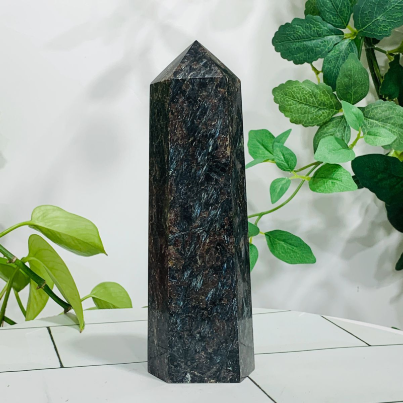 850g Natural Firework Stone Quartz Obelisk Crystal Wand Point Tower Healing