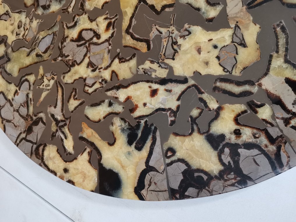 Rare Original Natural Septarian Table Top, Unique handmade.One of a kind! - Height: 70 cm - Width: 70 cm- 20 kg