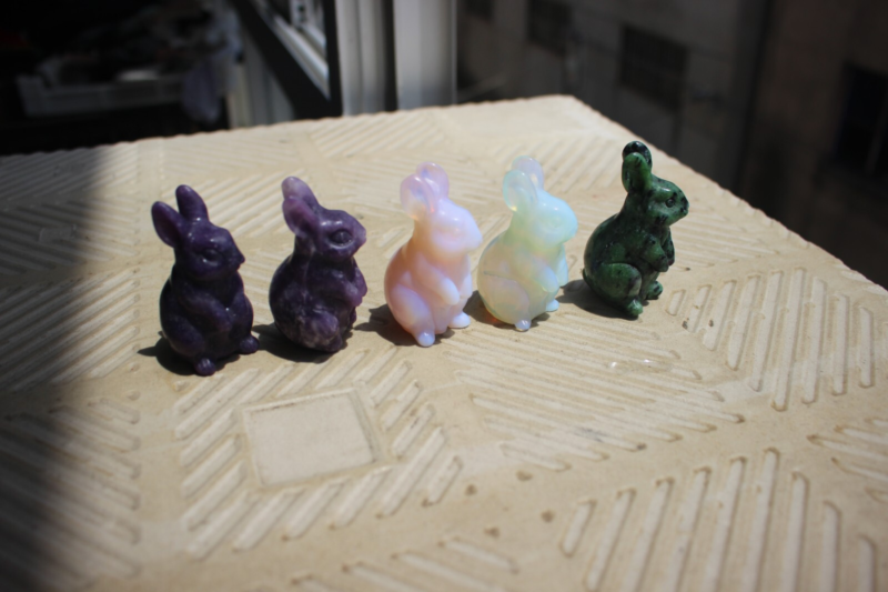 5pcs 6cm Natural many kinds of materials carved rabbit