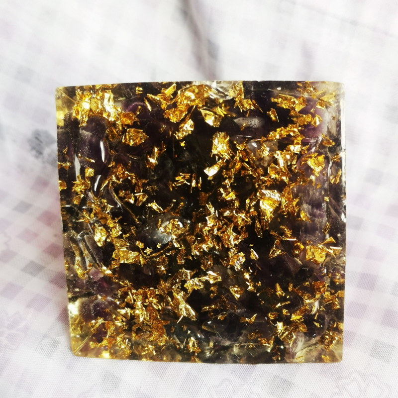 110G Crystal Energy Pyramid Meditation Healing