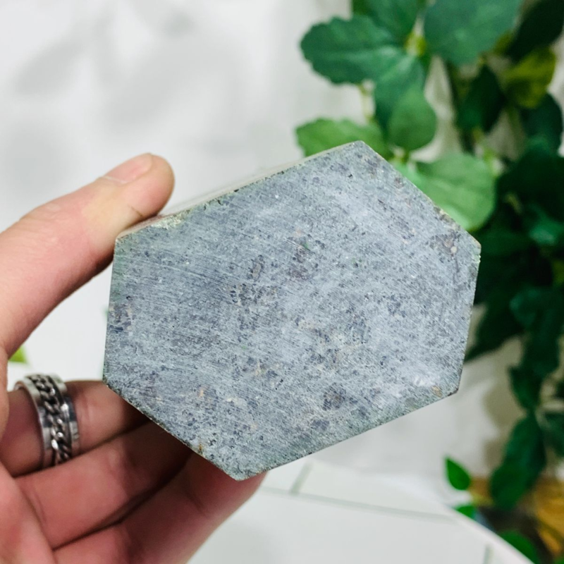 892g Natural Firework Stone Quartz Obelisk Crystal Wand Point Tower Healing