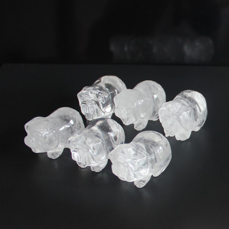 2pcs Mini carved gemstome crystal pig figurine animal carving pockets stone 30mm