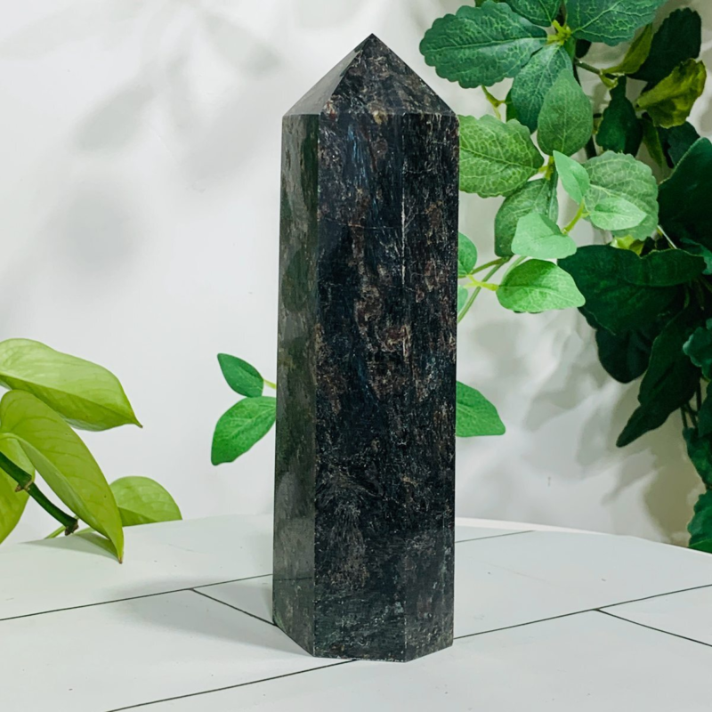 892g Natural Firework Stone Quartz Obelisk Crystal Wand Point Tower Healing