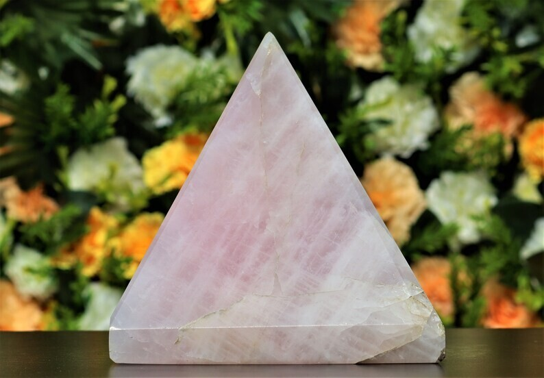 Huge 185MM Natural Rose Quartz Natural Healing Metaphysical Chakra Pyramid Point
