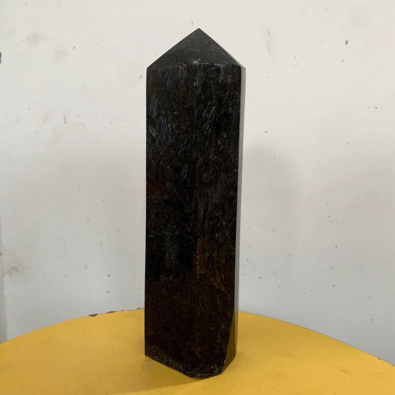 915g Natural Firework Stone Quartz Obelisk Crystal Wand Point Tower Healing