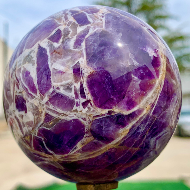 1.29LB Natural beautiful Dream Amethyst Quartz Crystal Sphere Ball Healing