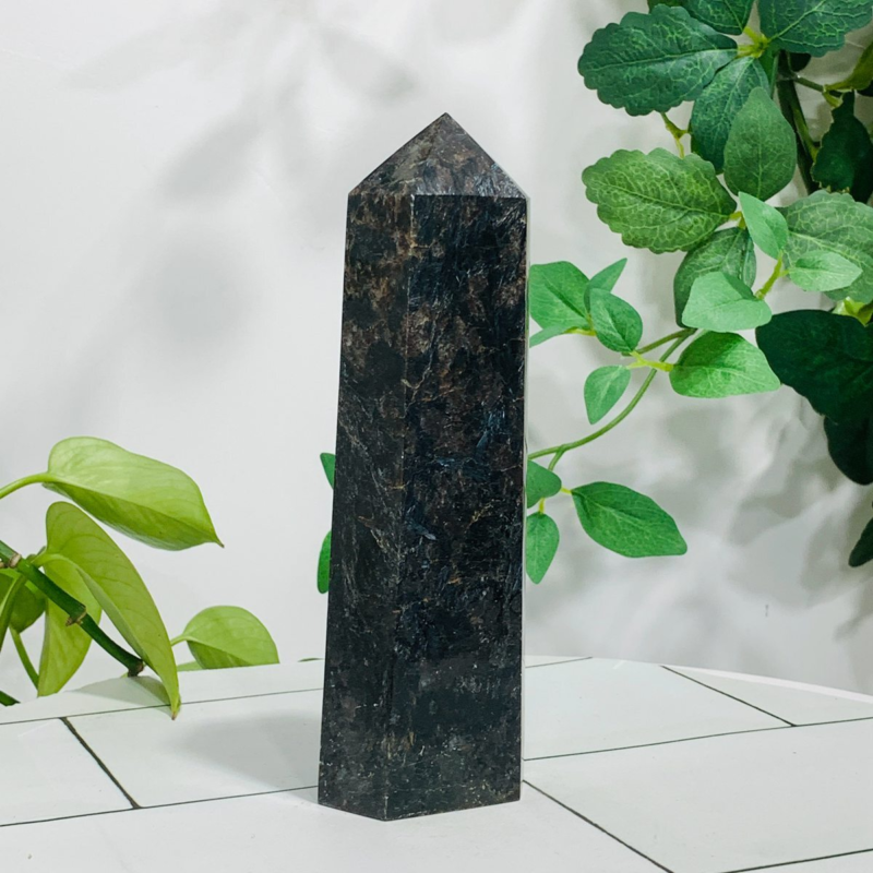 720g Natural Firework Stone Quartz Obelisk Crystal Wand Point Tower Healing
