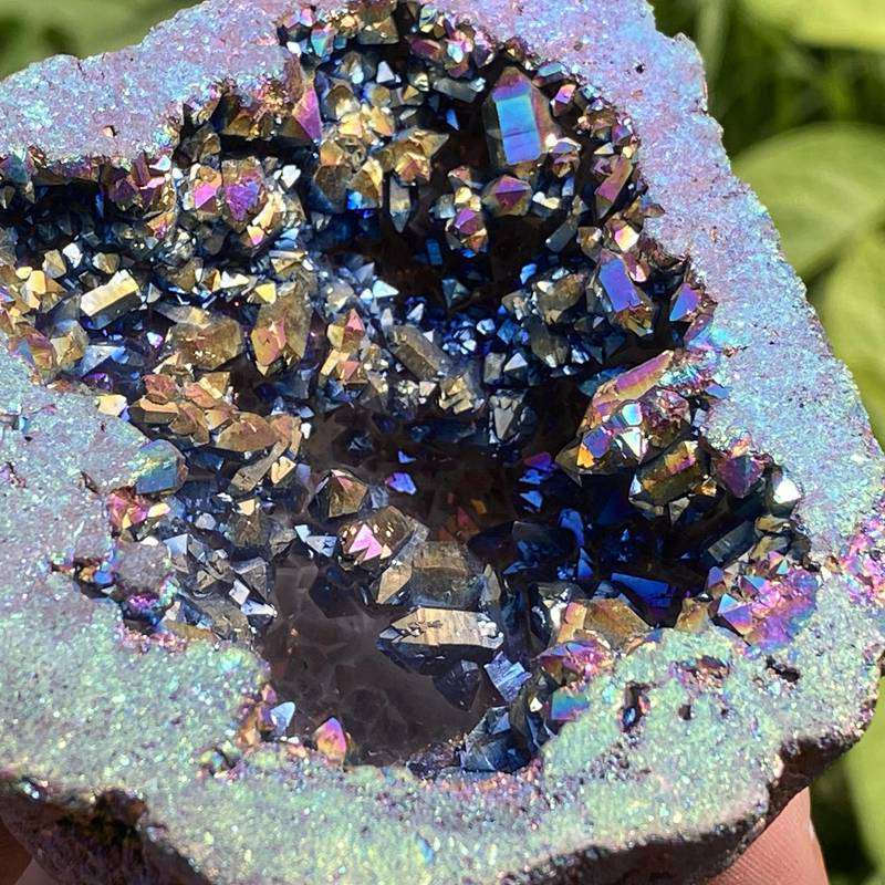 190g Electroplating color Natural Crystal Agate cave ornaments crystal cluster q