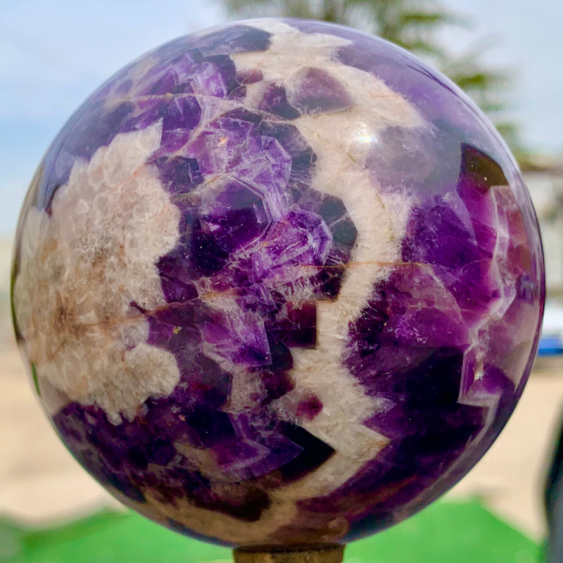 1.8LB Natural beautiful Dream Amethyst Quartz Crystal Sphere Ball Healing