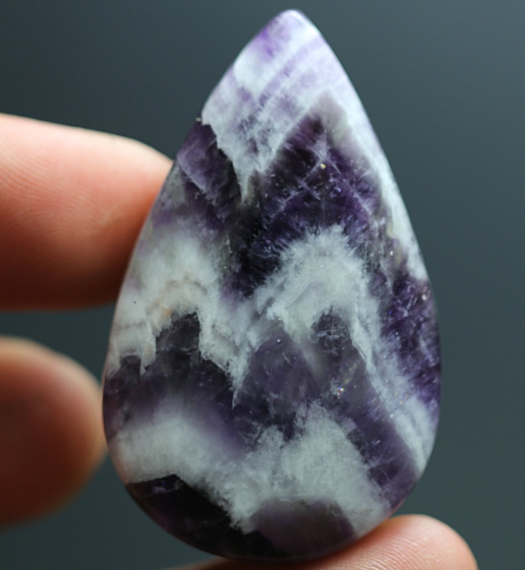 124.1Ct 100% Natural Purple Crystal Amethyst "pyramid" Quartz Pendant Polished
