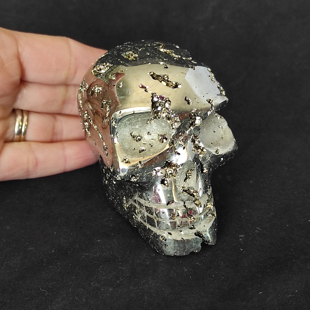 Pyrite Skull - Height: 8 cm - Width: 5 cm- 570 g