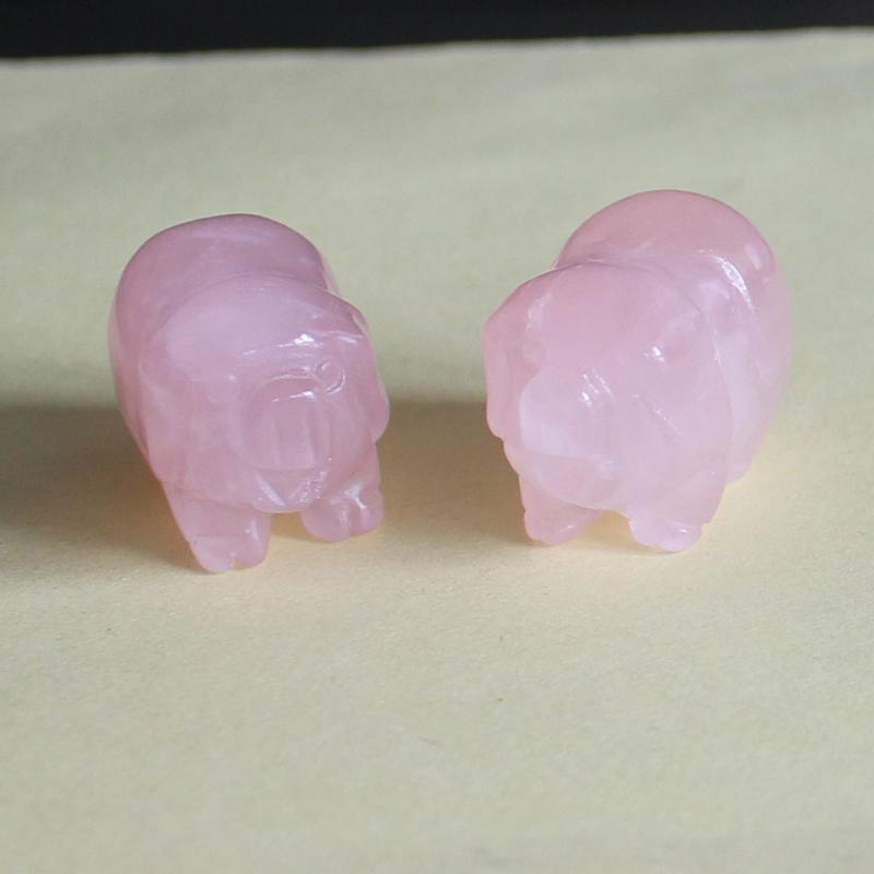 2pcs Mini carved gemstome crystal pig figurine animal carving pockets stone 30mm