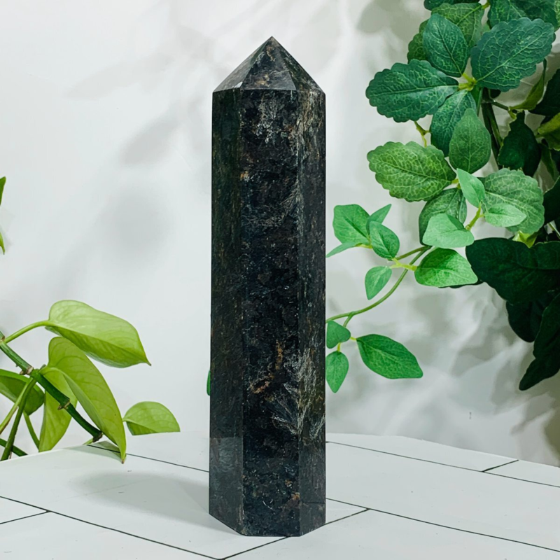 815g Natural Firework Stone Quartz Obelisk Crystal Wand Point Tower Healing
