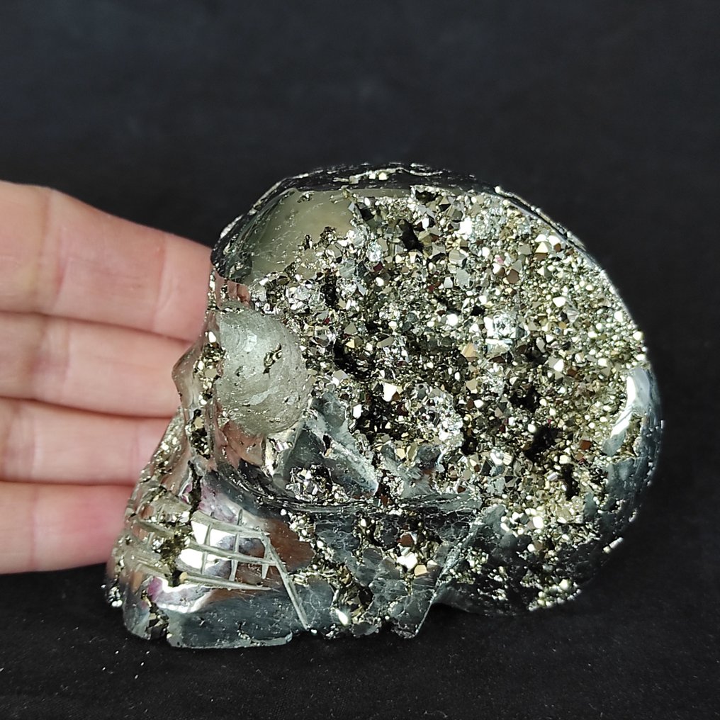 Pyrite Skull - Height: 8 cm - Width: 5 cm- 570 g
