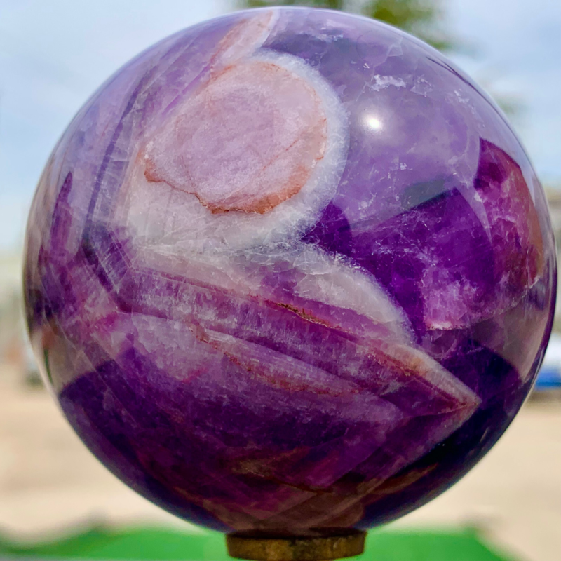415G Natural beautiful Dream Amethyst Quartz Crystal Sphere Ball Healing