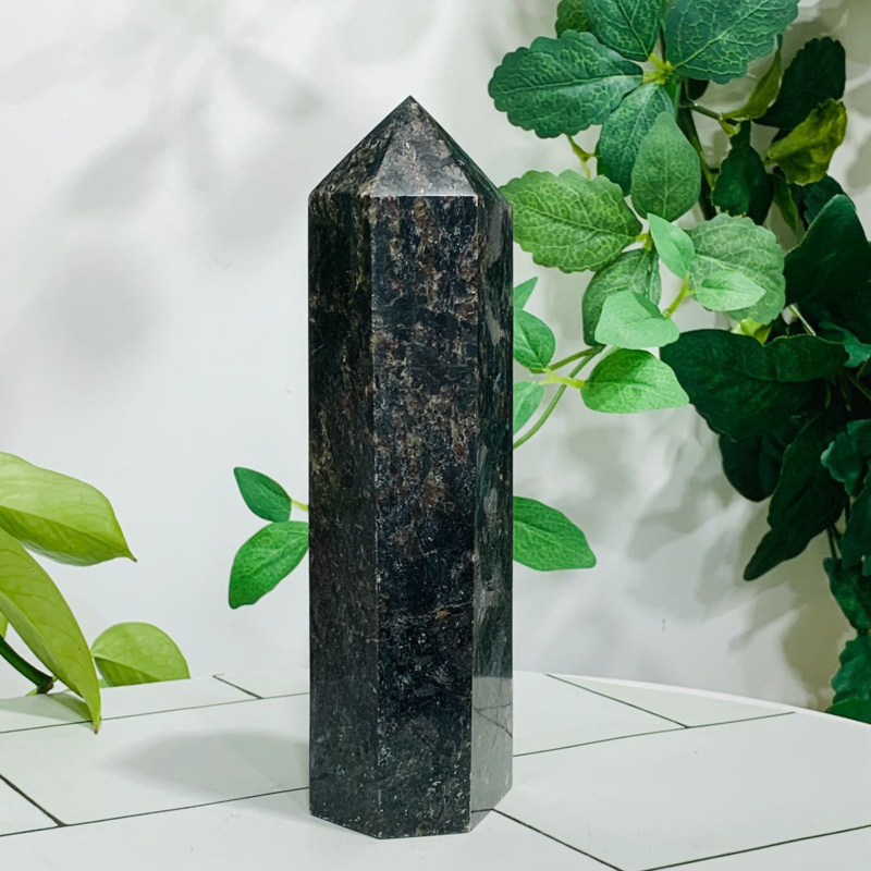 840g Natural Firework Stone Quartz Obelisk Crystal Wand Point Tower Healing
