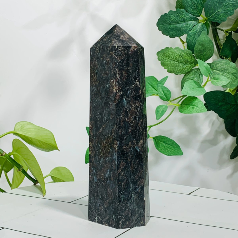 850g Natural Firework Stone Quartz Obelisk Crystal Wand Point Tower Healing