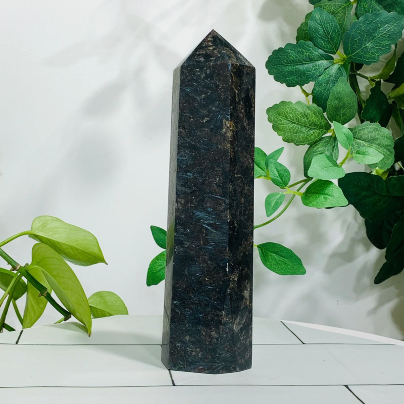 815g Natural Firework Stone Quartz Obelisk Crystal Wand Point Tower Healing