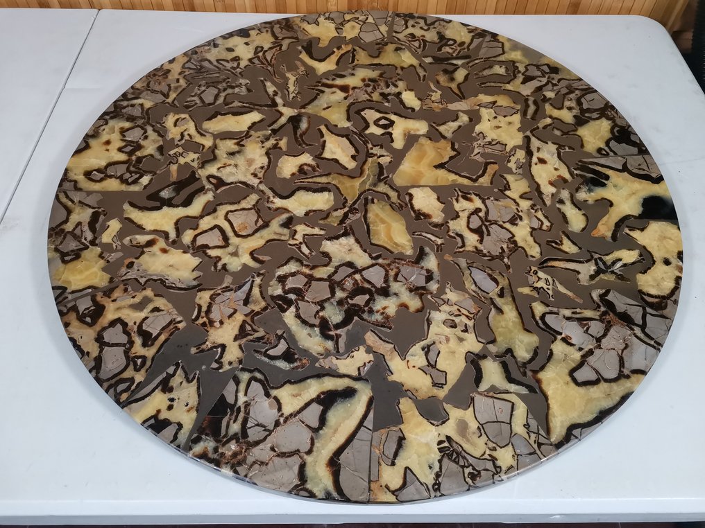 Rare Original Natural Septarian Table Top, Unique handmade.One of a kind! - Height: 70 cm - Width: 70 cm- 20 kg