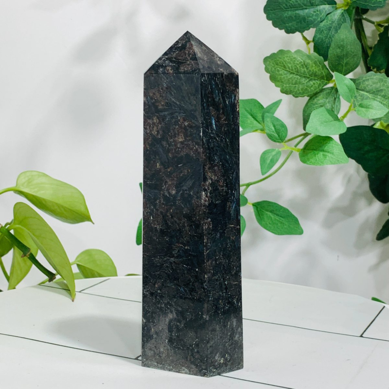 720g Natural Firework Stone Quartz Obelisk Crystal Wand Point Tower Healing