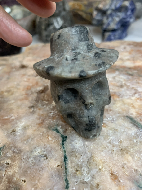 Small Yooperlite Crystal Skull - Crystal Skull Carving - UV Reactive Crystal 2”