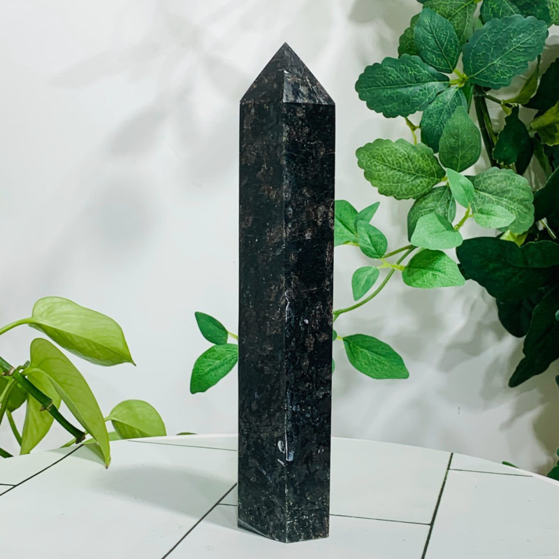 892g Natural Firework Stone Quartz Obelisk Crystal Wand Point Tower Healing