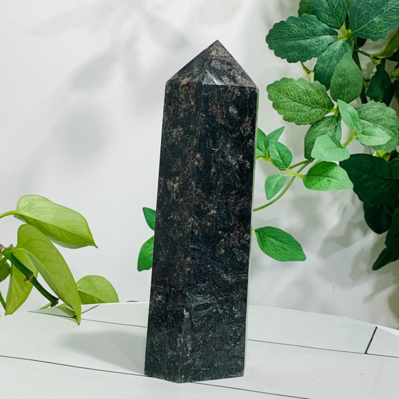 840g Natural Firework Stone Quartz Obelisk Crystal Wand Point Tower Healing