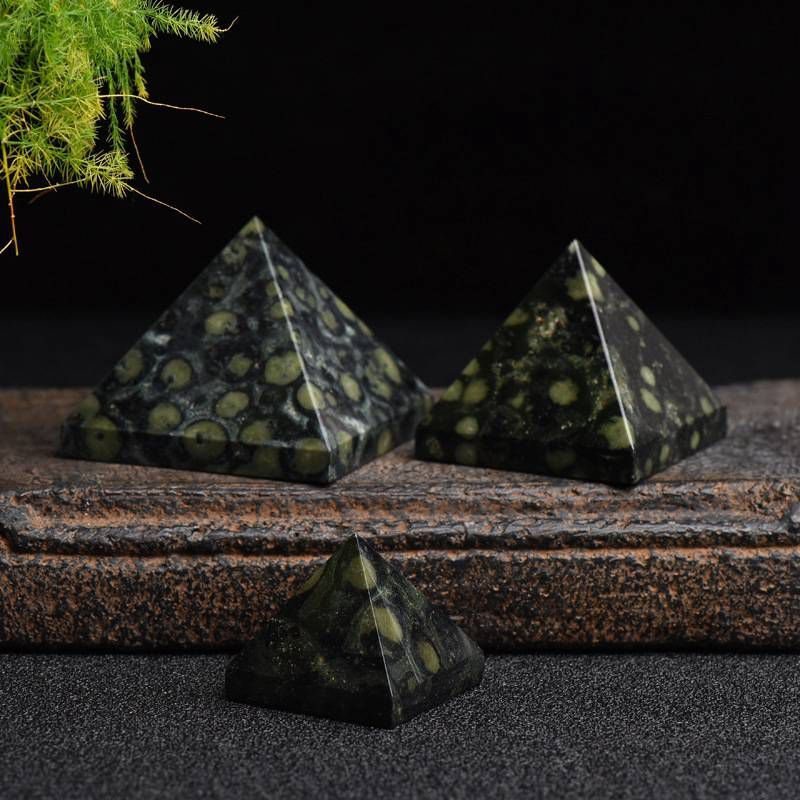 Natural Malachite Quartz Crystal Peacock Eye Pyramid Orgone Energy Tower Healing