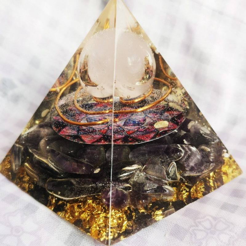 110G Crystal Energy Pyramid Meditation Healing