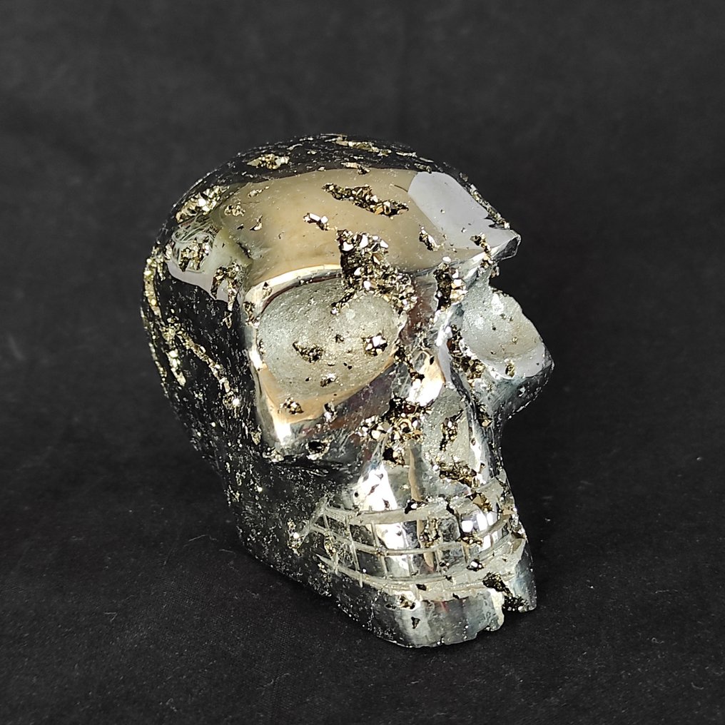 Pyrite Skull - Height: 8 cm - Width: 5 cm- 570 g