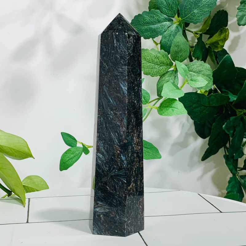 646g Natural Firework Stone Quartz Obelisk Crystal Wand Point Tower Healing