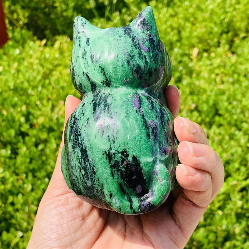 1pc Natural zoisite cat hand carved Quartz Crystal skull Reiki