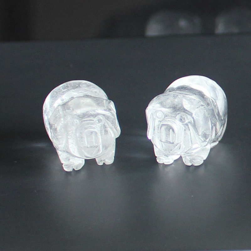 2pcs Mini carved gemstome crystal pig figurine animal carving pockets stone 30mm