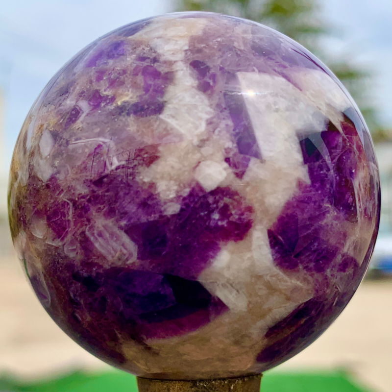 202G Natural beautiful Dream Amethyst Quartz Crystal Sphere Ball Healing