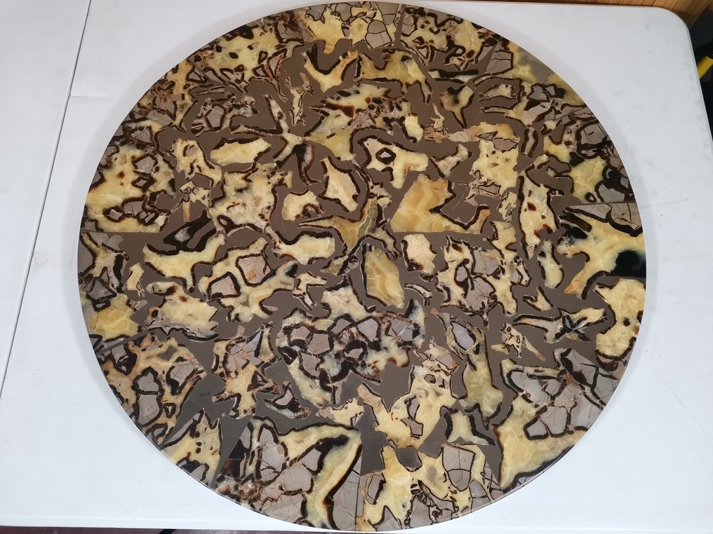 Rare Original Natural Septarian Table Top, Unique handmade.One of a kind! - Height: 70 cm - Width: 70 cm- 20 kg