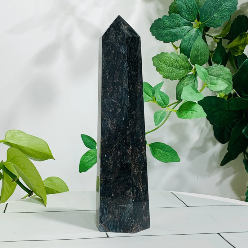 646g Natural Firework Stone Quartz Obelisk Crystal Wand Point Tower Healing
