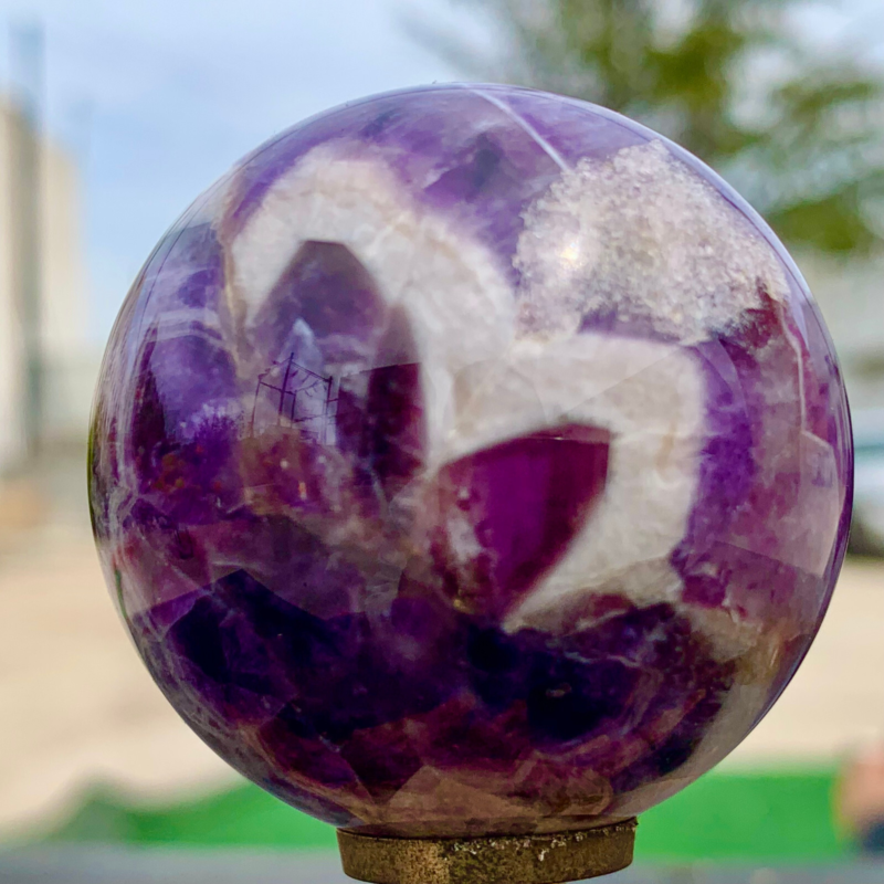127G Natural beautiful Dream Amethyst Quartz Crystal Sphere Ball Healing