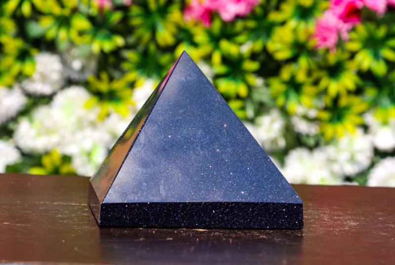115MM Blue Goldstone Metaphysical Healing Aura Spirit Chakra Stone Pyramid