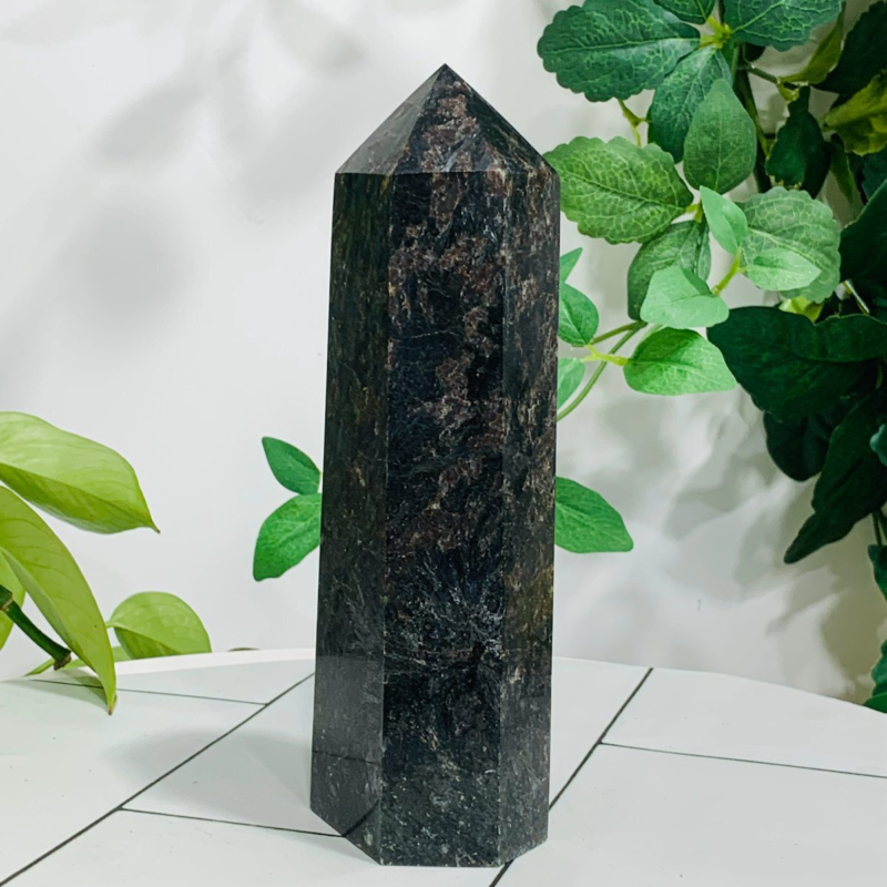 840g Natural Firework Stone Quartz Obelisk Crystal Wand Point Tower Healing