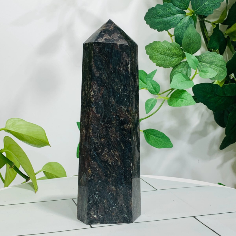 850g Natural Firework Stone Quartz Obelisk Crystal Wand Point Tower Healing