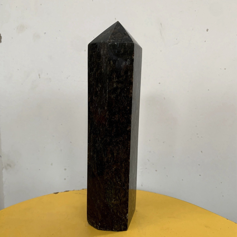 915g Natural Firework Stone Quartz Obelisk Crystal Wand Point Tower Healing